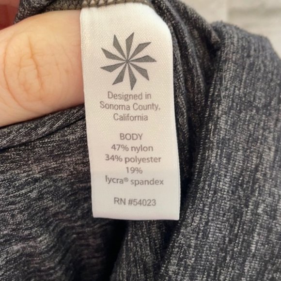 Athleta Criss Cross Heathered Grey Capri Legging - Picture 8 of 12